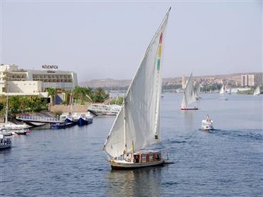 Cairo: 1-2 Hour Felucca Ride on the Nile with Transfers