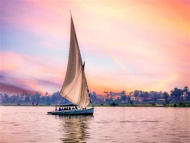 Luxor: Private Felucca Ride with Panoramic Nile Views.